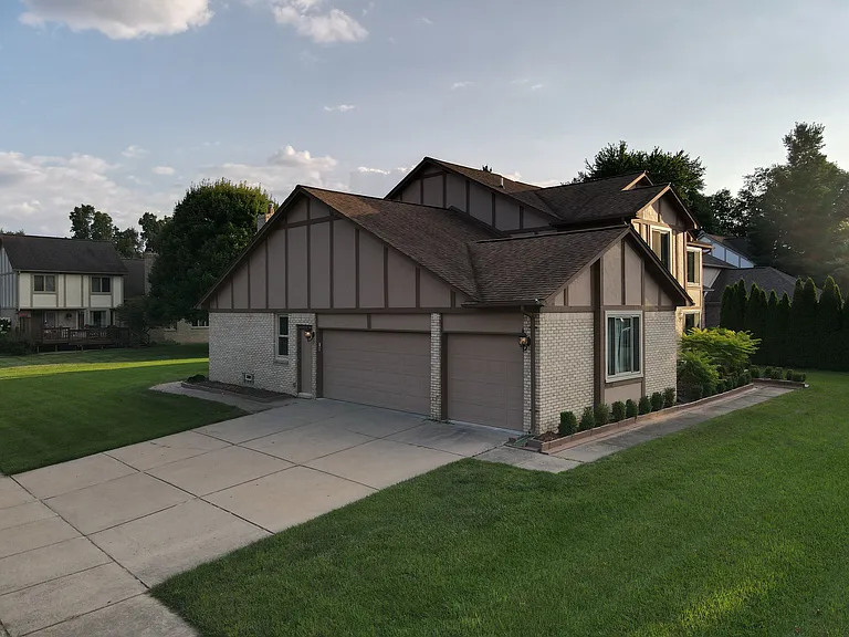 6710 Westpointe Dr — Photo 3