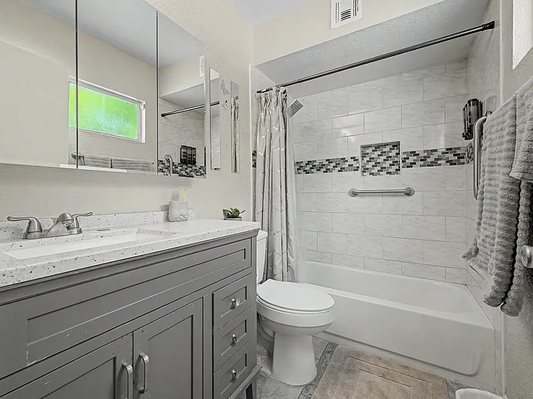 8932 N 56th Dr — Photo 19