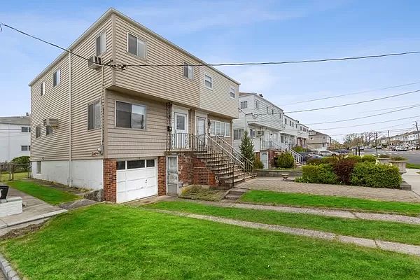 1st image of 1420 E 104th St