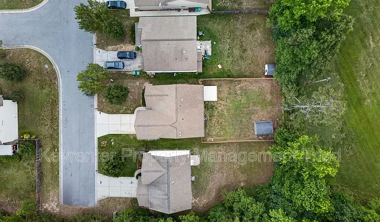 1153 Hawick Dr — Photo 40