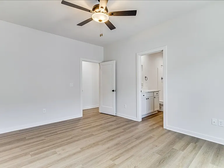5069 N Vassar St — Photo 10