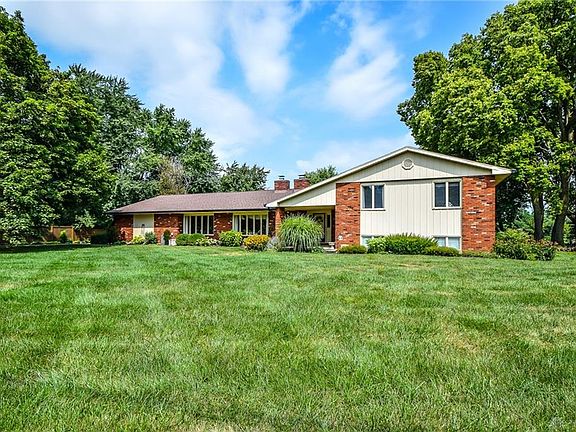 4th image of 1687 Lakeshore Dr