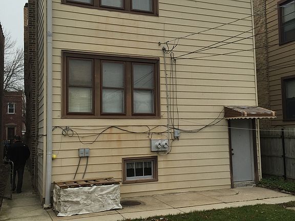 2nd image of 3641 N Whipple St