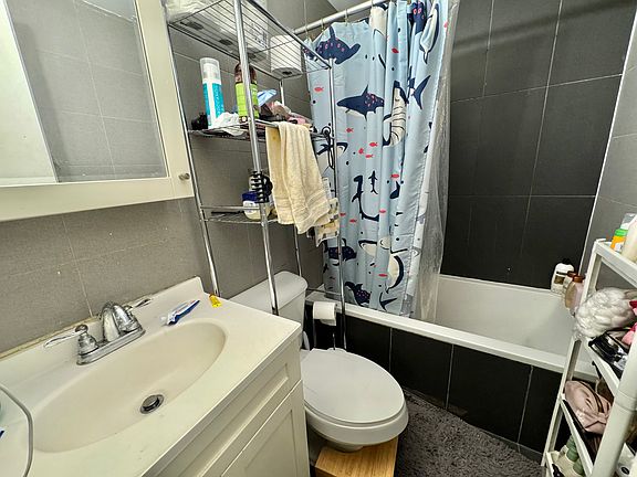4th image of 890 Bergen St #1A