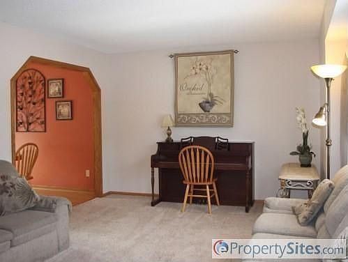 3rd image of 7001 Caribou Cir