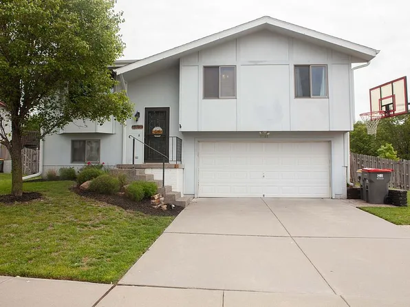 5141 W Sparrow Ln, Lincoln, NE 68528