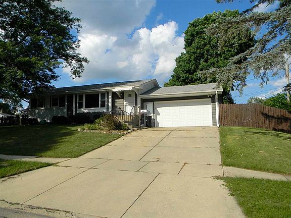 2nd image of 404 Calvin Park Blvd S