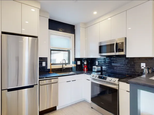 353 E 8th St APT 3, Boston, MA 02127