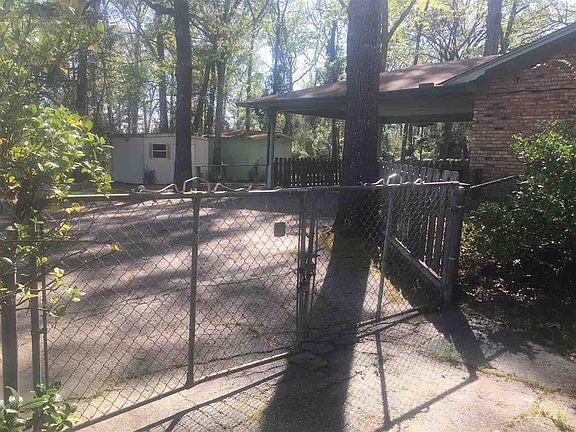4th image of 1012 Creekwood Ln