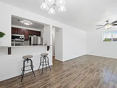 1 bed, 2.0 bath, 707 sqft, $1,000 — Photo 3