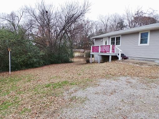 3rd image of 1204 N Panther Ave