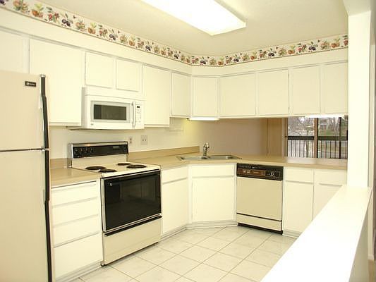 4th image of 4350 Trenton Ln N APT 106