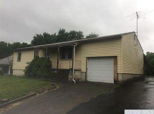 8 Spring St, Hudson, NY 12534