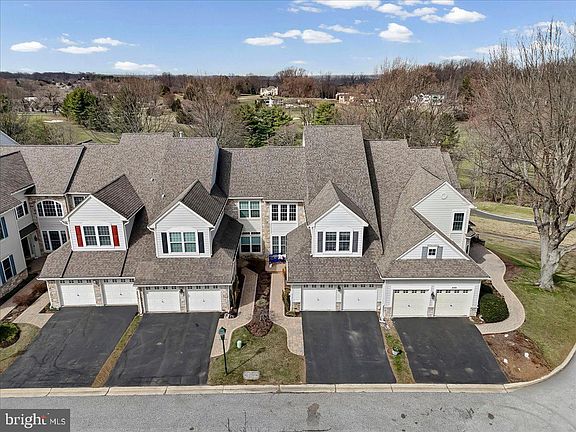 2nd image of 236 Greenbriar Dr