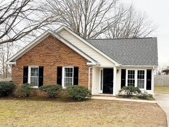 1008 Lawson St, Eden, NC 27288