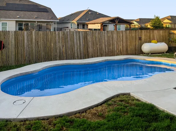 2704 Nueva Cordova, Seguin, TX 78155