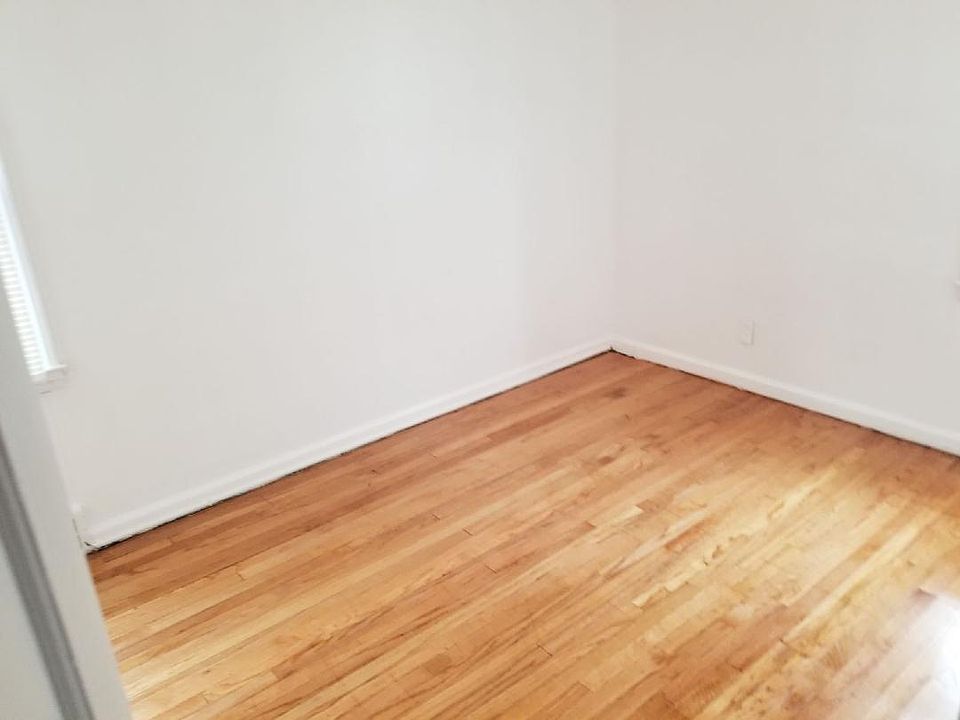 1st bedroom