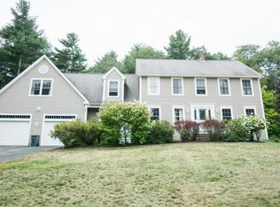 9 Forest View Dr, Falmouth, ME 04105