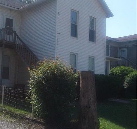 3rd image of 616& 1/2 N Elizabeth St N