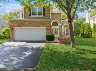 1520 Vineyard Dr, Gurnee, IL 60031