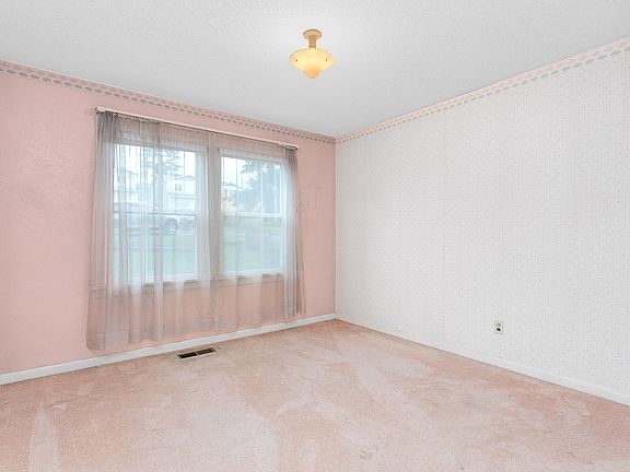 5th image of 20931 1st Ave S