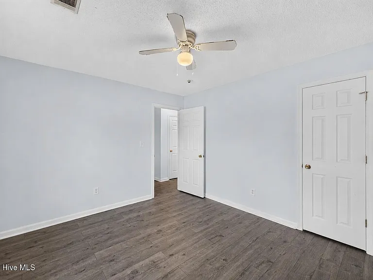 4810 Golden Leaf Ln — Photo 15
