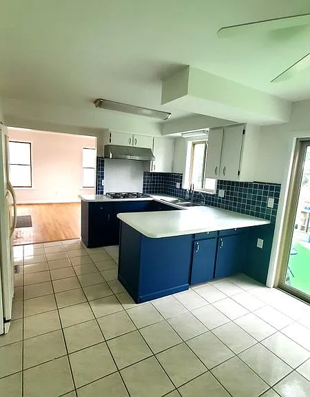 2595 Edwin Dr — Photo 10