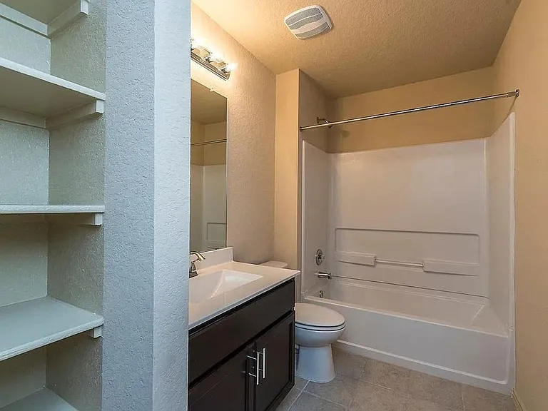 224 Lake Gln — Photo 10