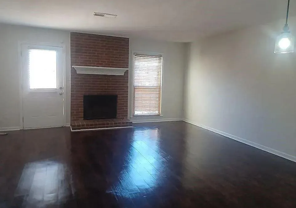 2 bed, 2.5 bath, 1260 sqft, $2,360 — Photo 4