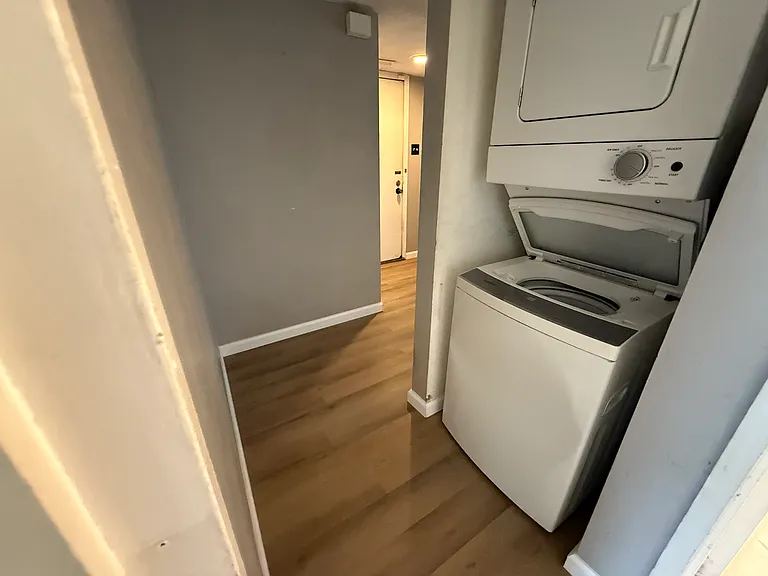 2400 Bayberry Ct — Photo 7