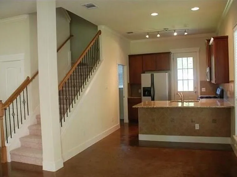 611 Franklin Blvd #A — Photo 6