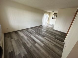 12707 SE 42nd St #B1, Bellevue, WA 98006