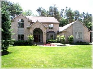 3936 White Pine Dr, Dewitt, MI 48820