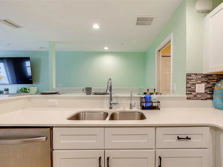 2441 6th Avenue Dr E — Photo 6