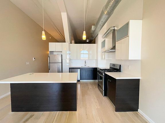 5th image of 726 Market St Unit 902