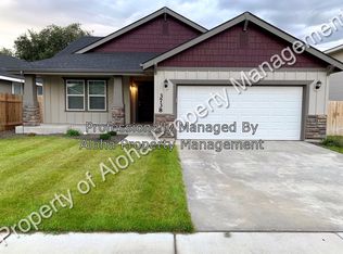 3738 E Holly Ridge Dr, Nampa, ID 83686