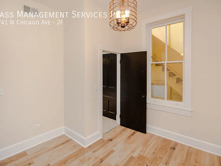 1741 W Chicago Ave #2F — Photo 8
