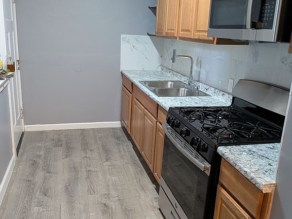 3rd image of 4053 S Grand Blvd #4