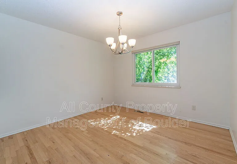 1530 Ithaca Dr — Photo 13