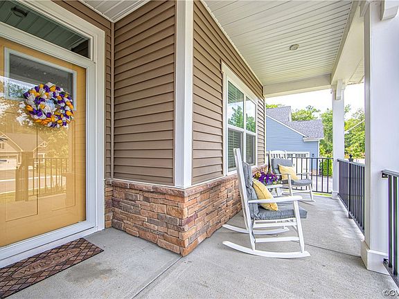 3rd image of 225 Mason Orchard Dr