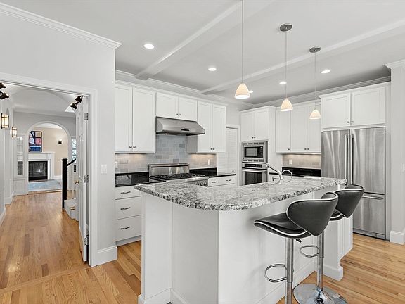 5th image of 50 Wayside Rd