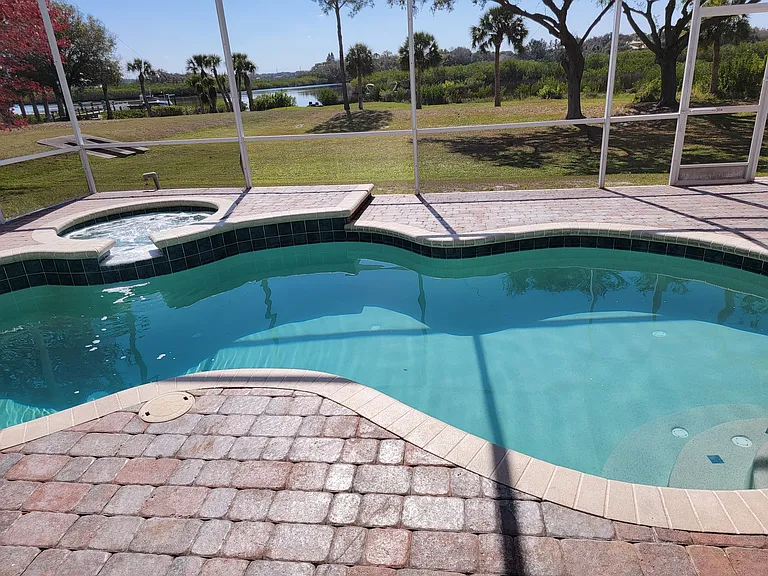 Riveredge Dr — Photo 3
