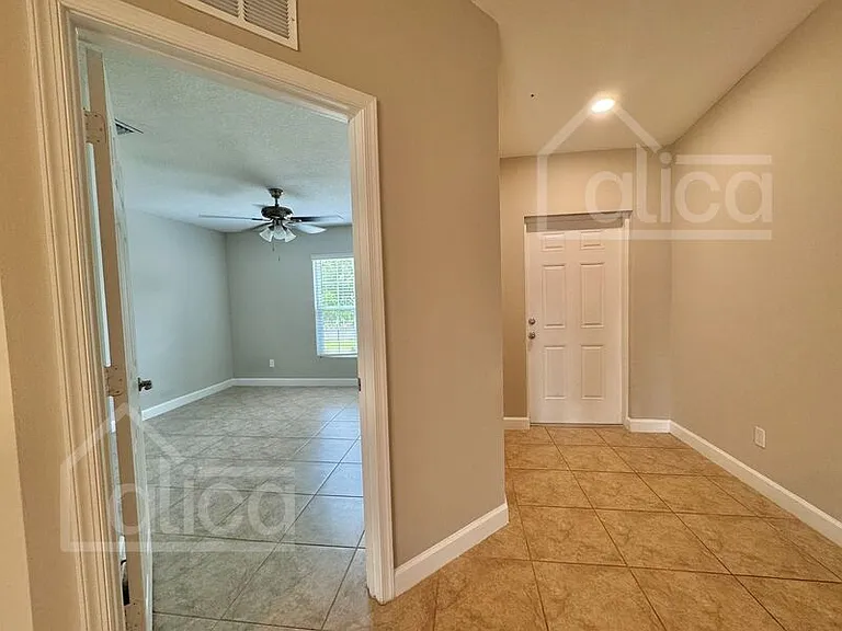 735 Gelaso St SW — Photo 9