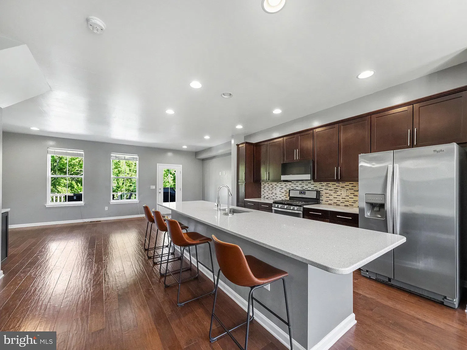 3 bed, 2.5 bath, 2052 sqft, $2,650 — Photo 3
