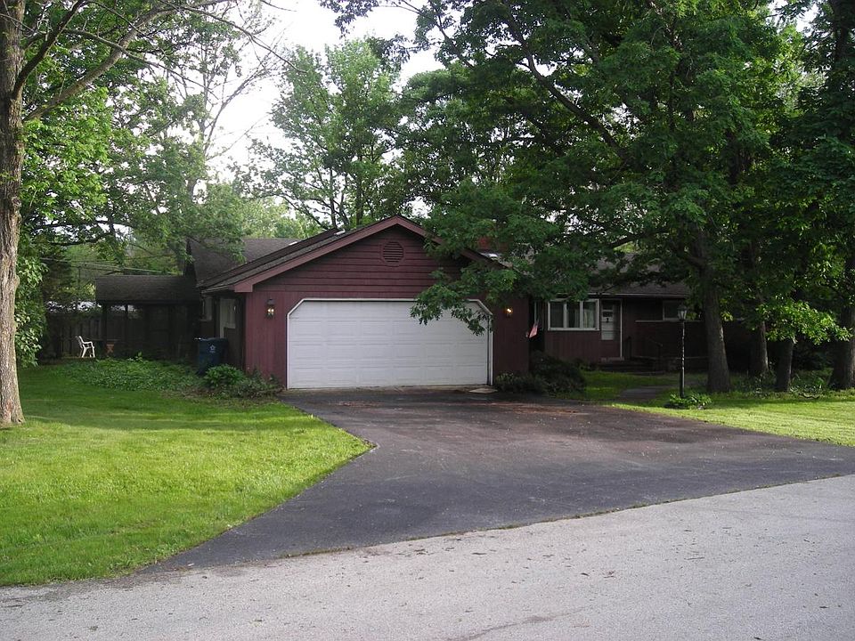 2nd image of 7801 W Oakridge Dr