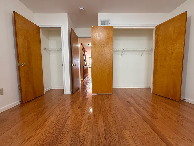 1229 Wood St #2F — Photo 9