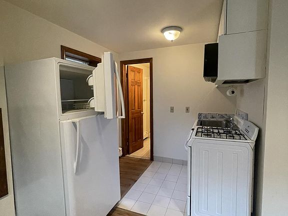 4th image of 713 Hall St #1