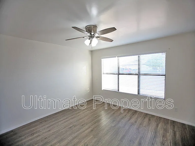 18205 N 87th Dr — Photo 9