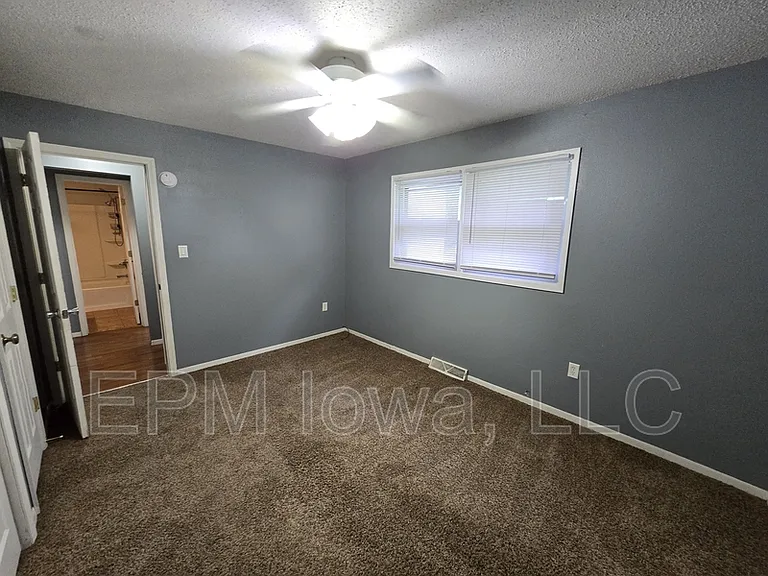 1407 Robin Rd — Photo 10