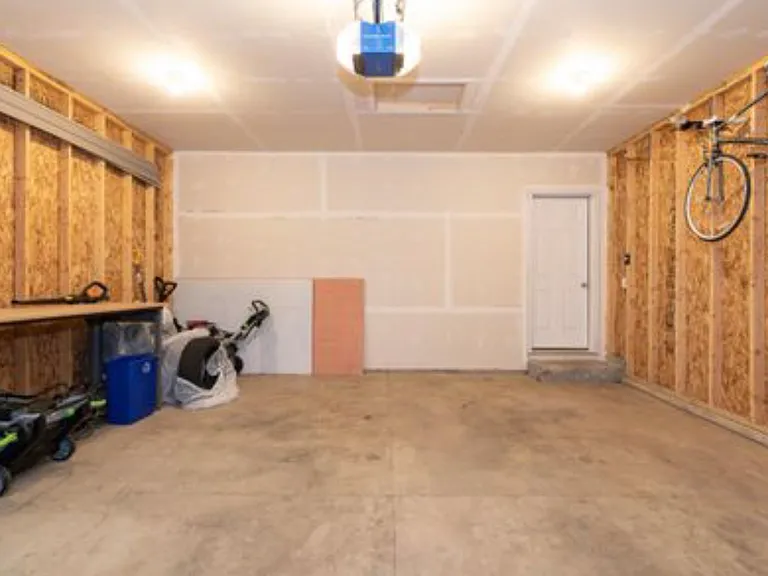 1205 Gardner Pond Ln — Photo 32